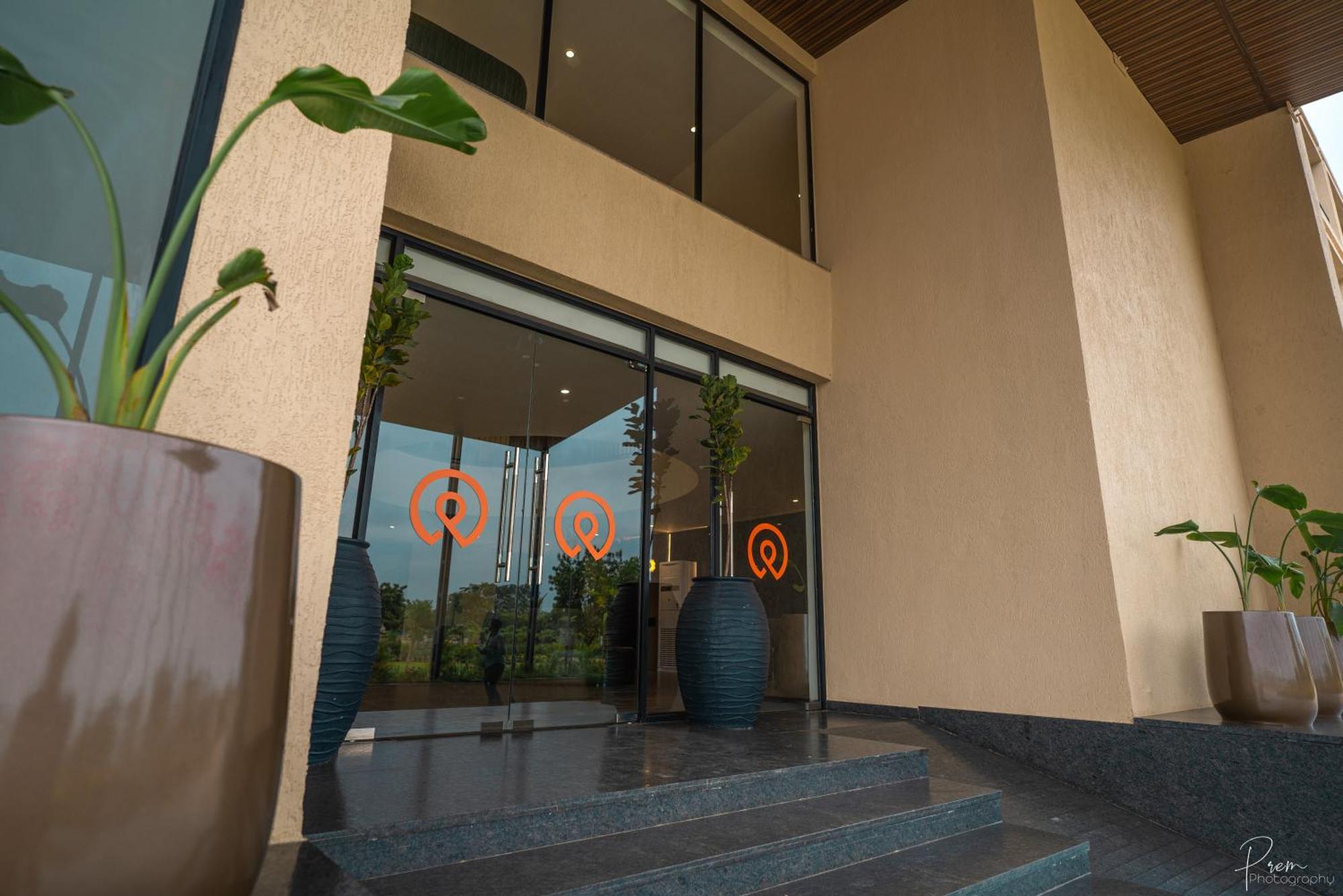 Hotel Omaya Garden Raipur  Bagian luar foto