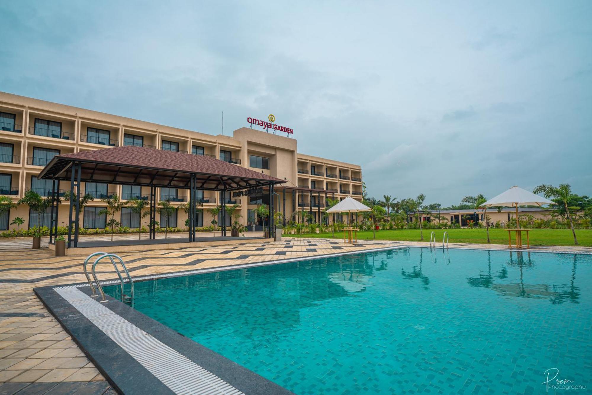 Hotel Omaya Garden Raipur  Bagian luar foto