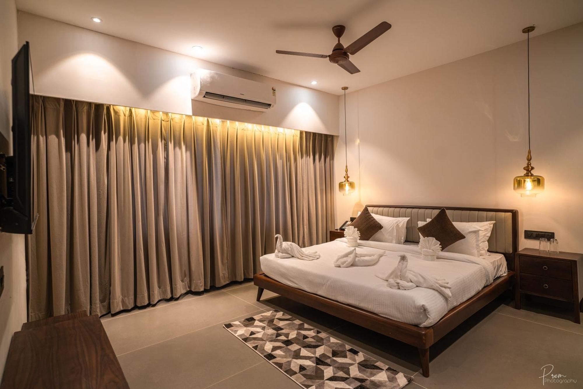Hotel Omaya Garden Raipur  Bagian luar foto