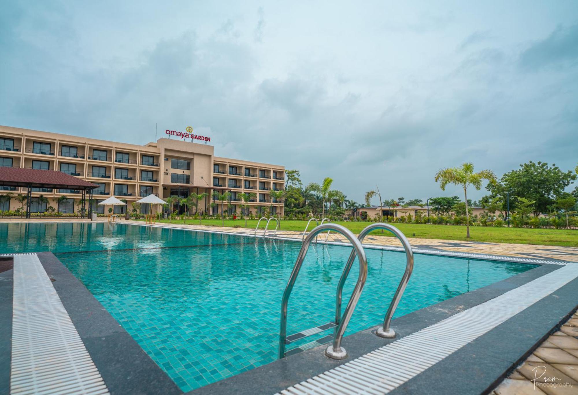 Hotel Omaya Garden Raipur  Bagian luar foto