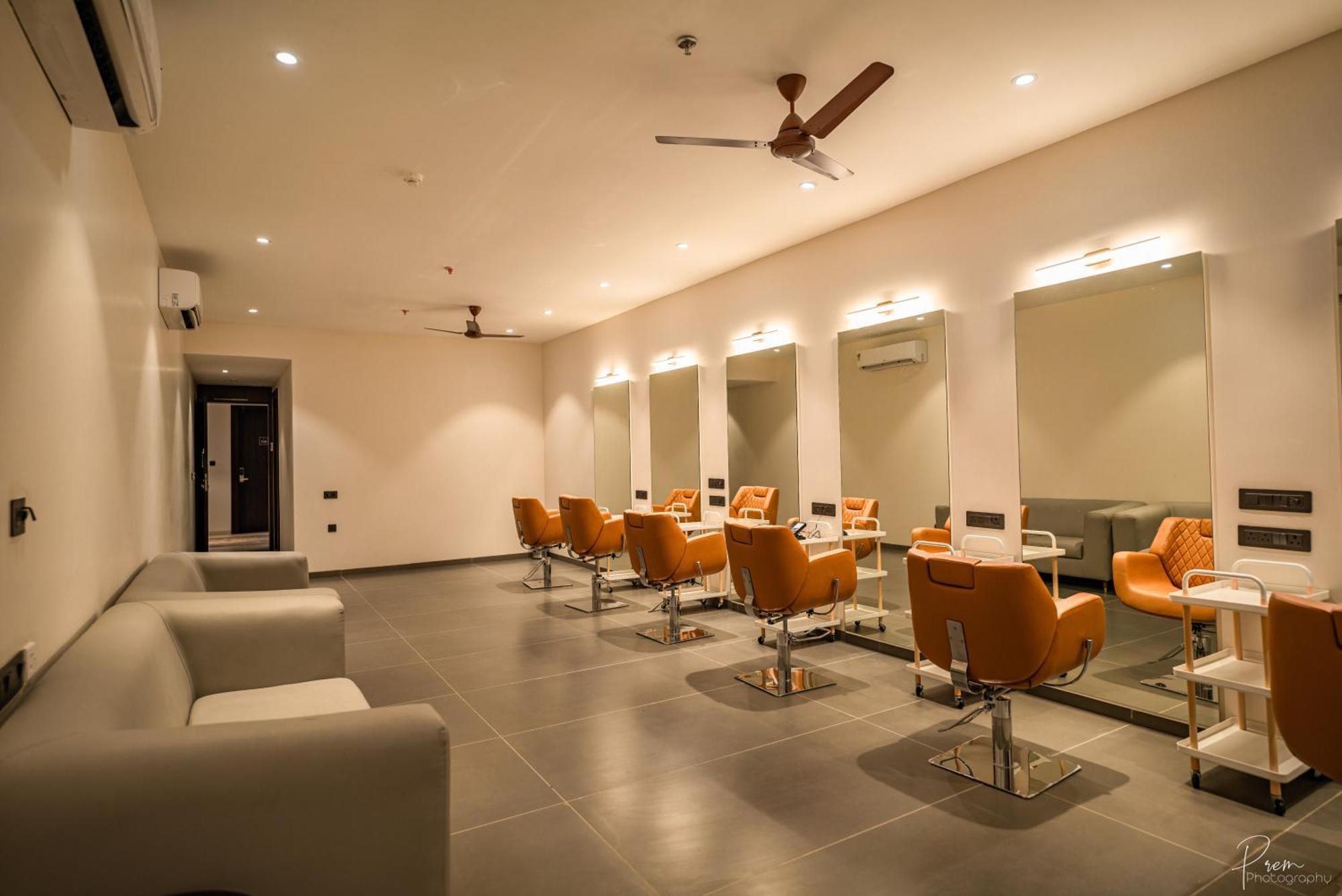 Hotel Omaya Garden Raipur  Bagian luar foto