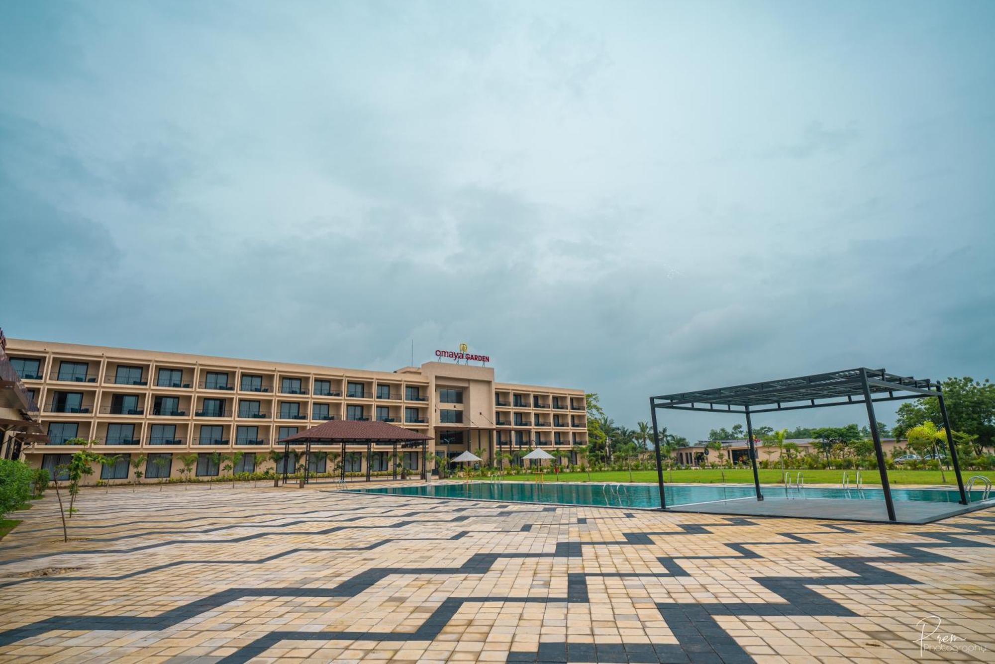 Hotel Omaya Garden Raipur  Bagian luar foto