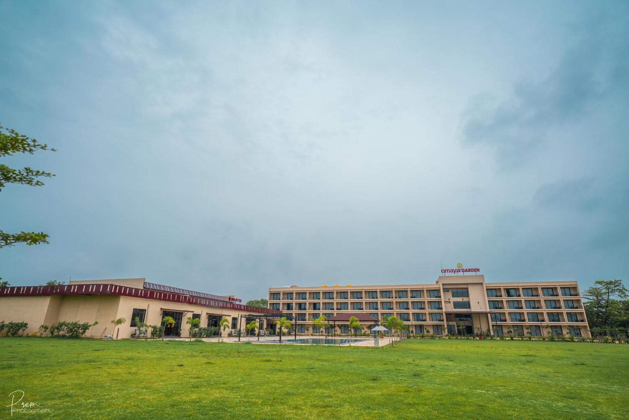 Hotel Omaya Garden Raipur  Bagian luar foto