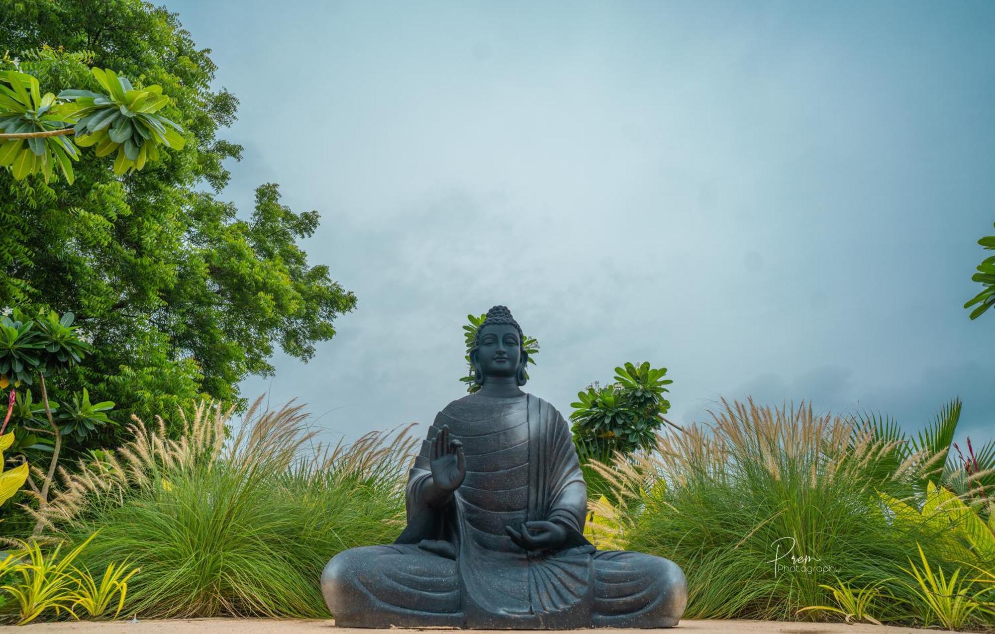 Hotel Omaya Garden Raipur  Bagian luar foto